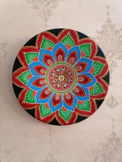 بشقاب نقطه کوبی شده