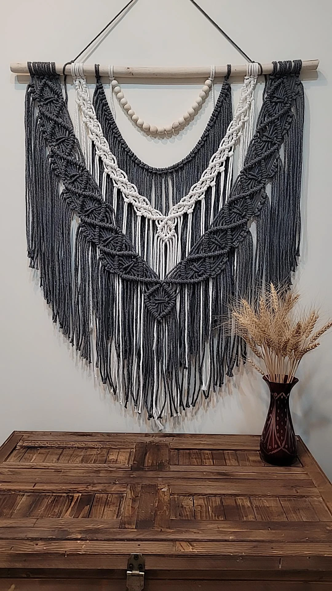 دیوارکوب مکرومه بافی مهره دار, ما گالری دیوارکوب مکرومه بافی مهره دار - Image 2
