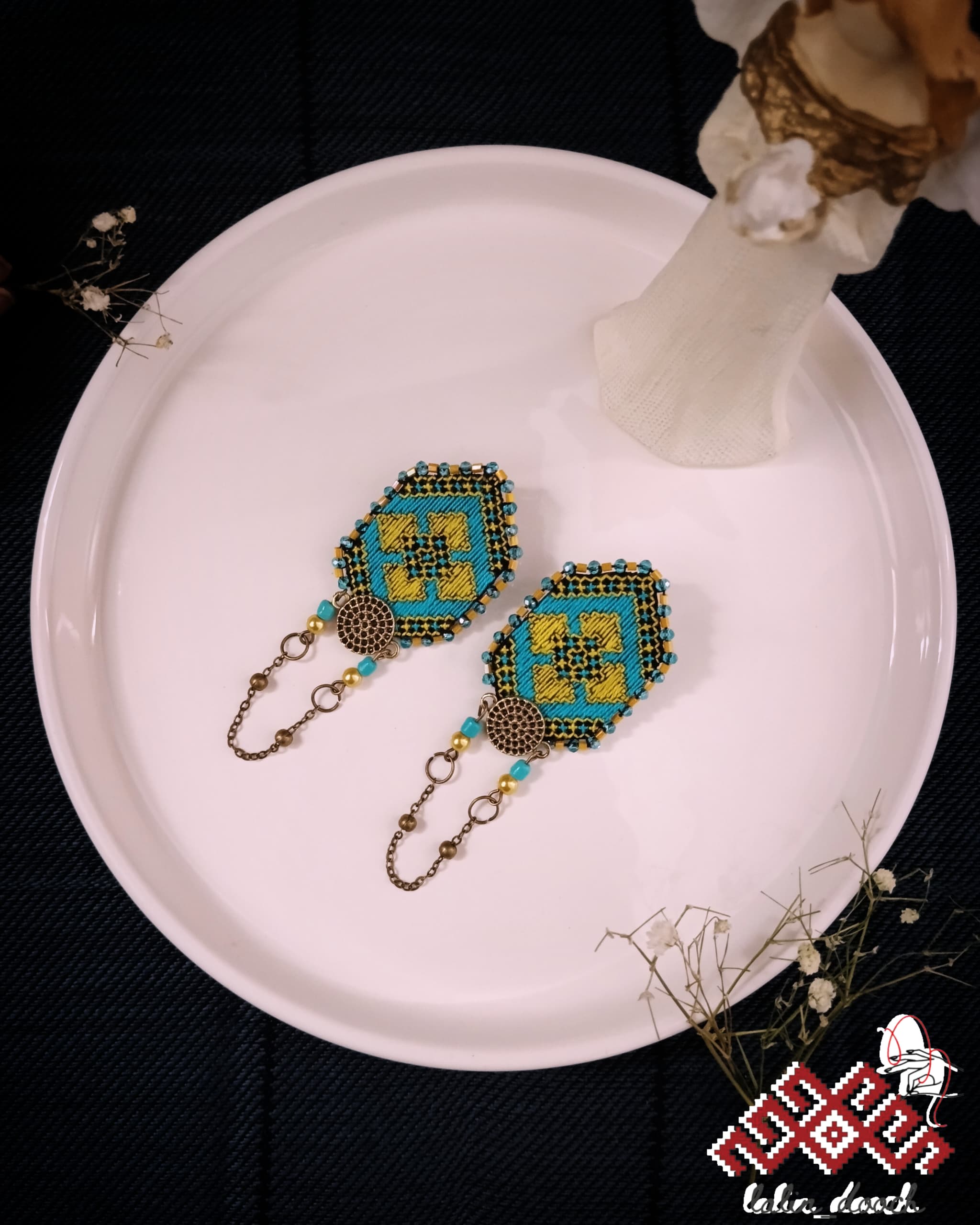 گوشواره سوزندوزی بلوچی سازینِ, ما گالری گوشواره سوزندوزی بلوچی سازینِ