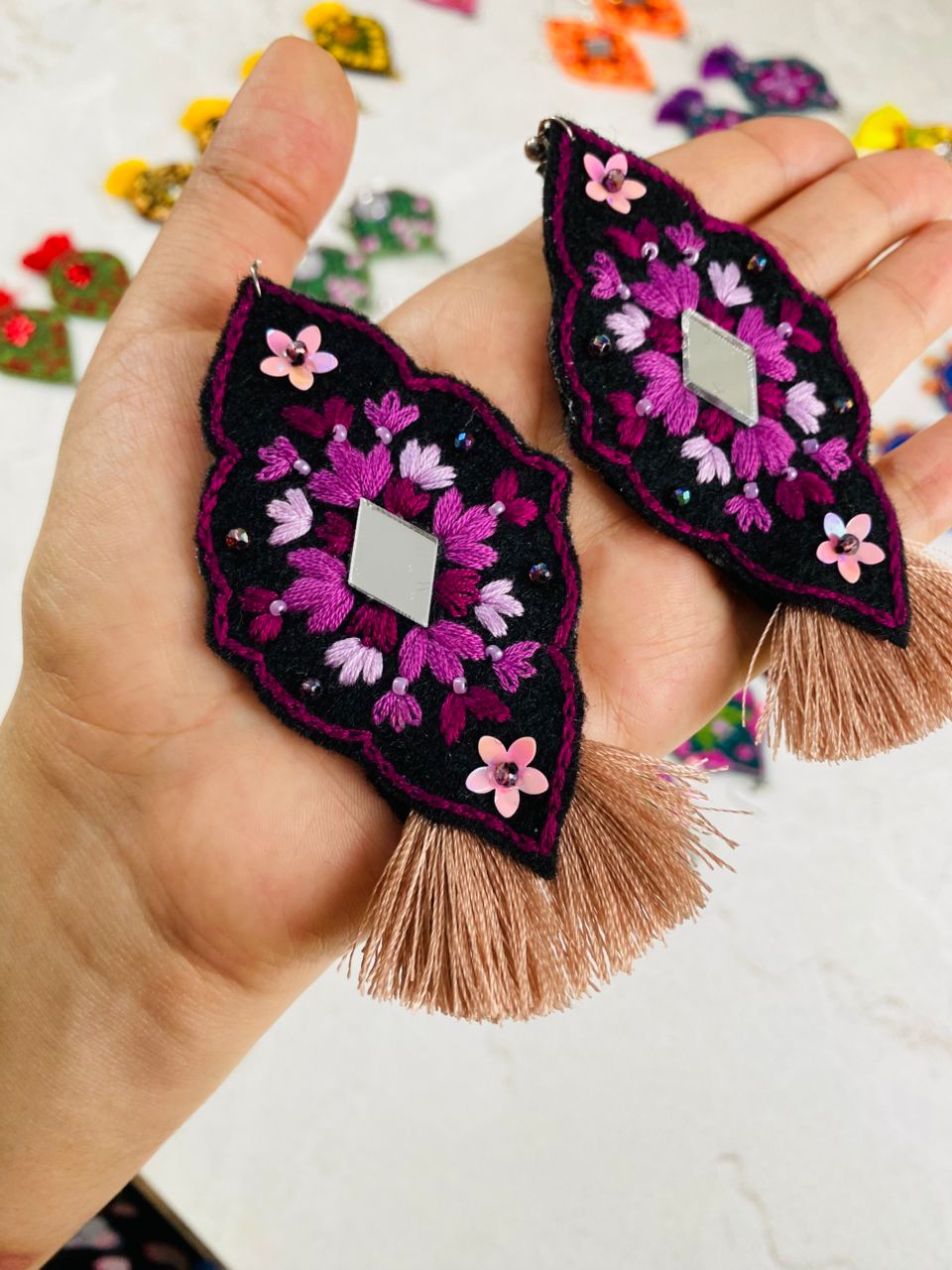 گوشواره گلدوزی شده, ما گالری گوشواره گلدوزی شده