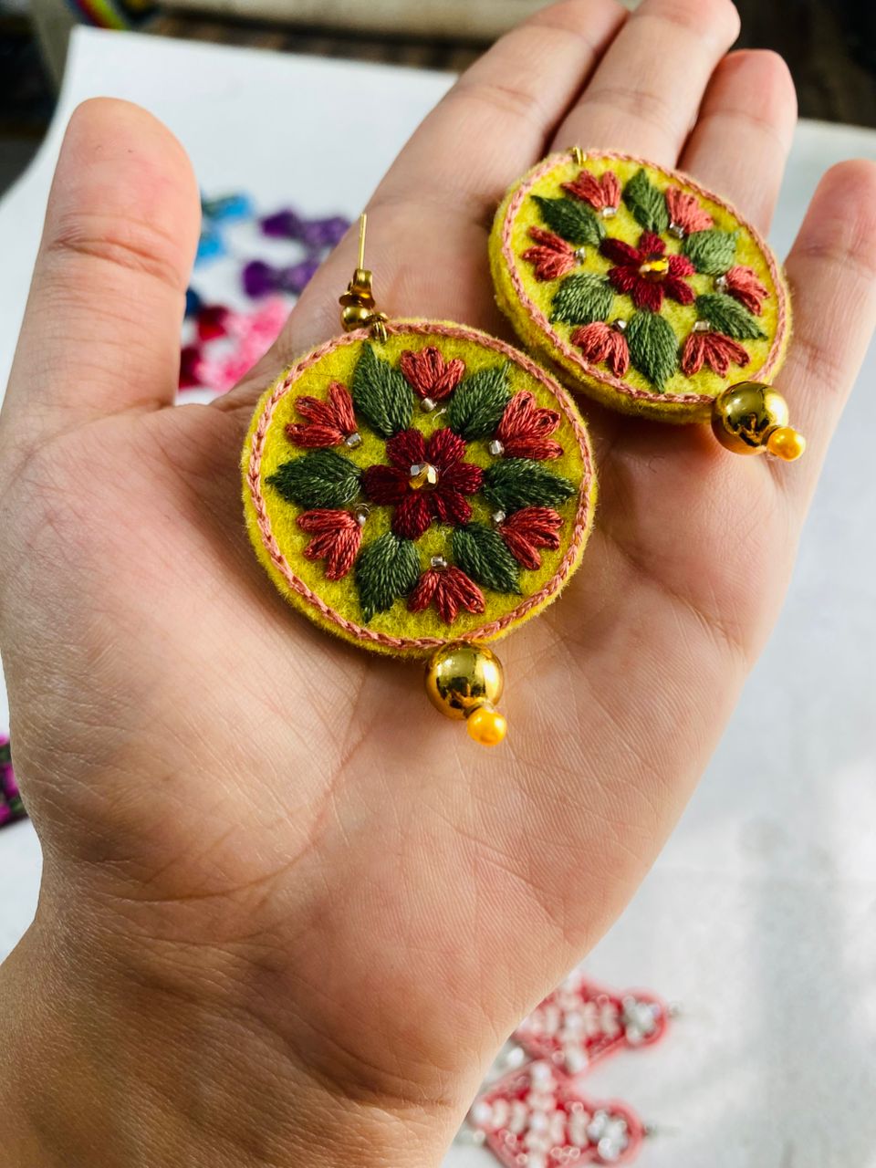 گوشواره گلدوزی شده, ما گالری گوشواره گلدوزی شده