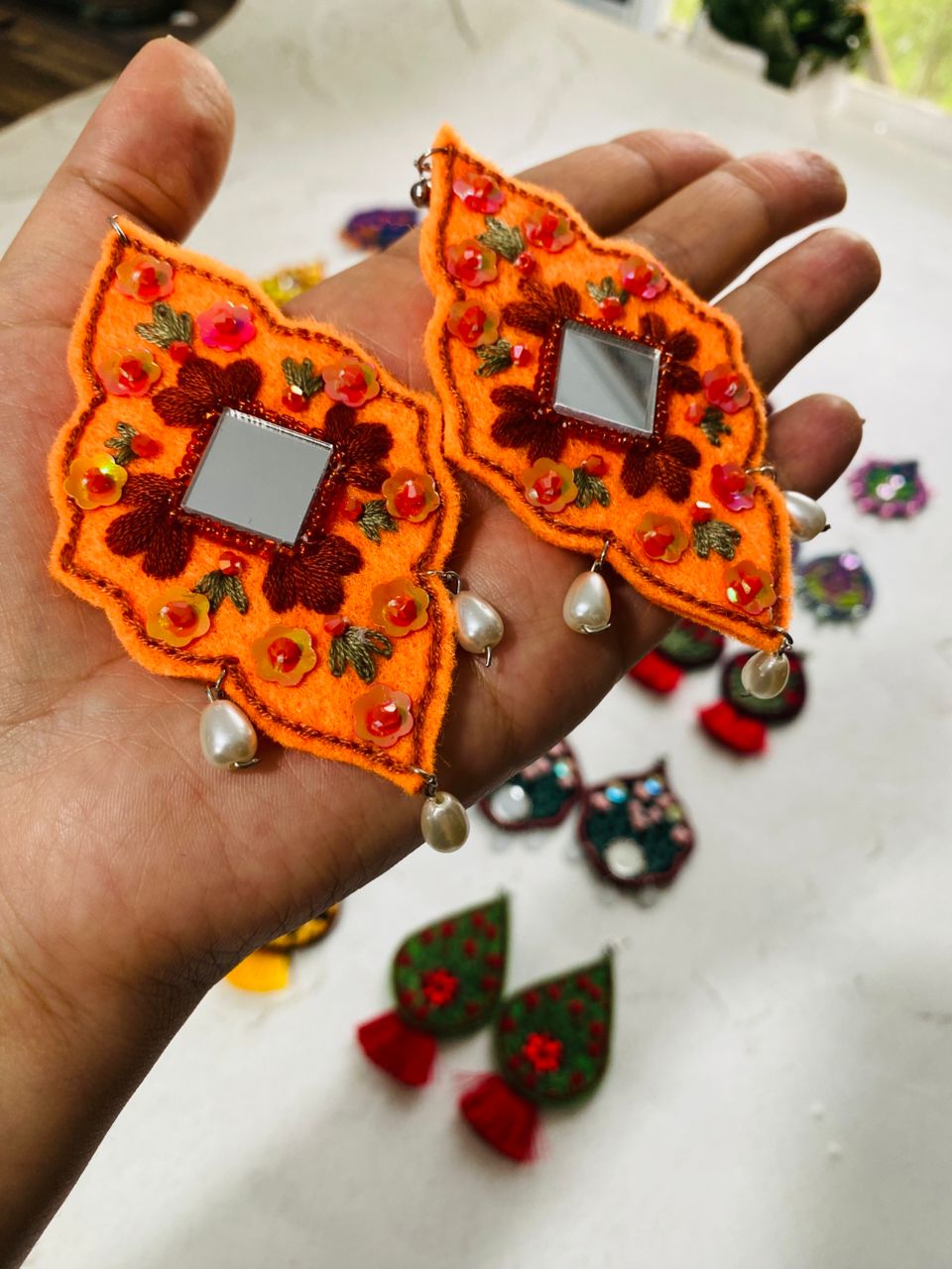 گوشواره گلدوزی شده, ما گالری گوشواره گلدوزی شده