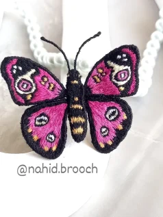 سنجاق سینه پروانه گلدوزی شده